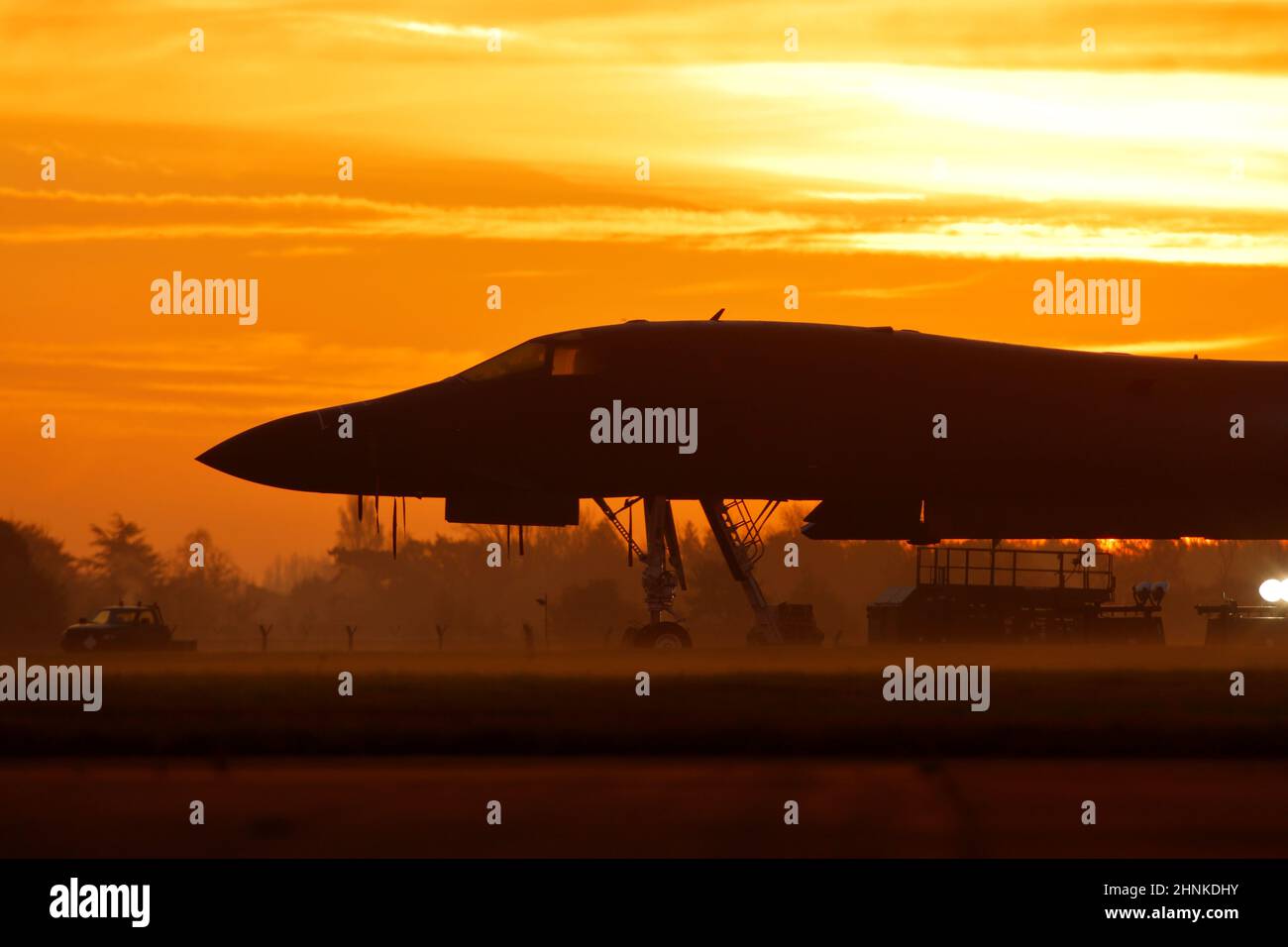 United States Air Force Rockwell B-1B Lancers schierato a RAF Fairford, Regno Unito, all'alba. Foto Stock