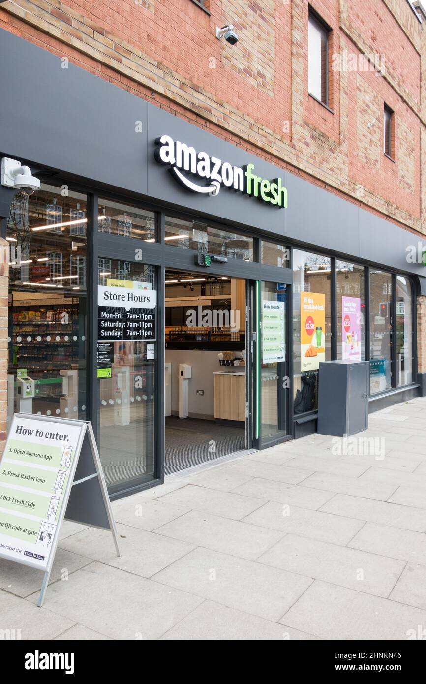 Amazon Fresh appena uscire supermercato, Upper Richmond Road West, East Sheen, Londra, Inghilterra, Regno Unito Foto Stock