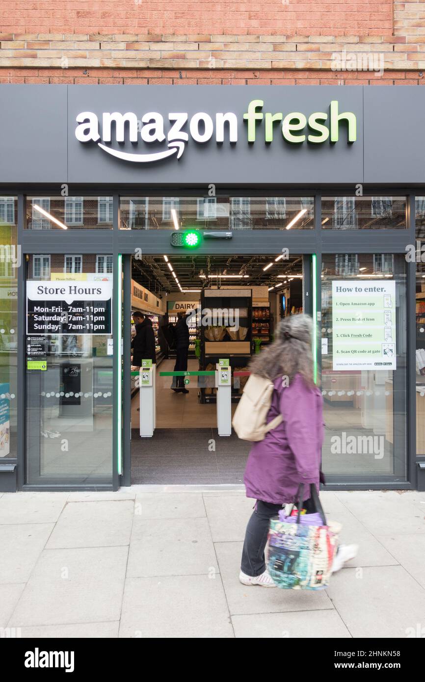 Amazon Fresh appena uscire supermercato, Upper Richmond Road West, East Sheen, Londra, Inghilterra, Regno Unito Foto Stock