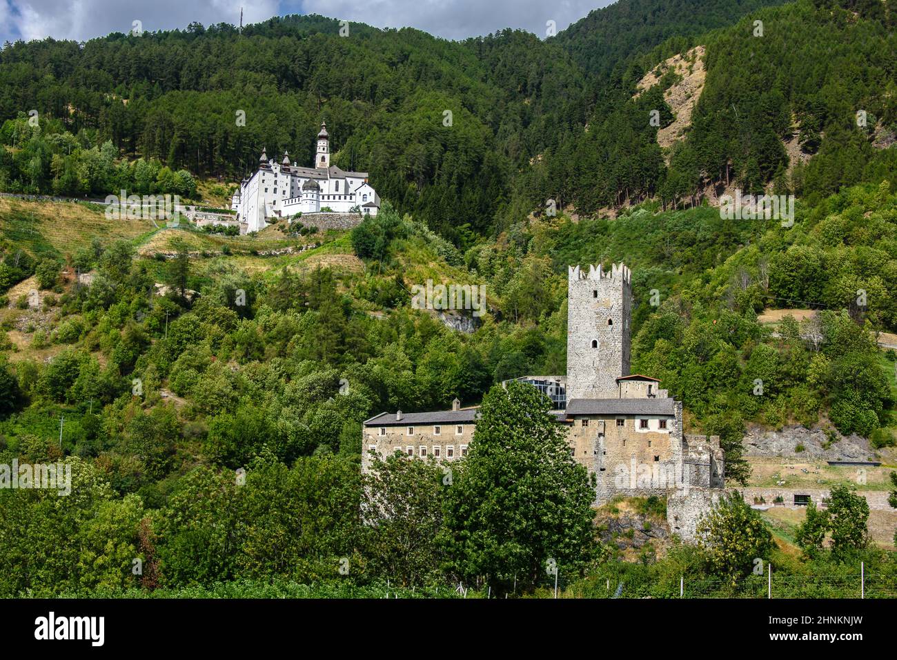 Fursternburg e l'Abbazia di Marienberg a Burgusio, Val Venosta, Alto Adige Foto Stock