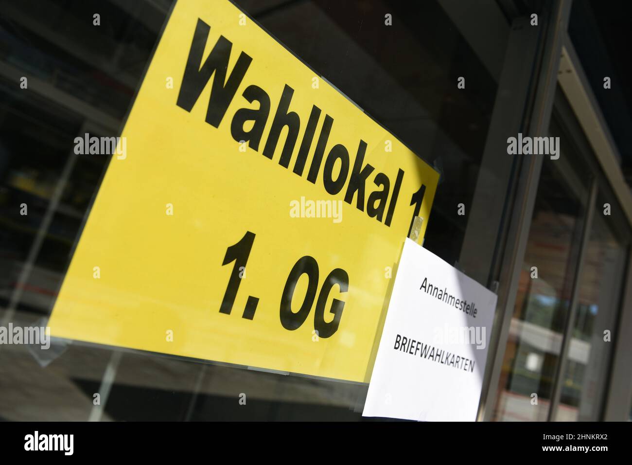 Schild Wahllokal in Oberösterreich, Österreich - Firma il seggio in Austria superiore, Austria Foto Stock
