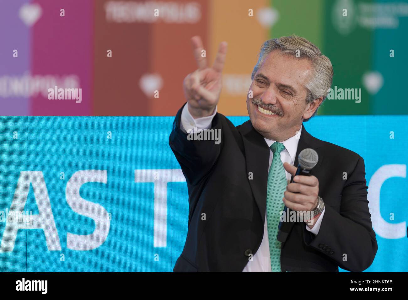 Villa Martelli, Argentina. 16th Feb 2022. Il Presidente della Nazione Alberto Fernández ha annunciato con un atto a Tecnópolis la costruzione di 100 Scuole tecniche di formazione professionale secondaria nel Paese a Villa Martelli, Argentina, il 16 febbraio 2022. (Foto di Esteban Osorio/Pacific Press/Sipa USA) Credit: Sipa USA/Alamy Live News Foto Stock