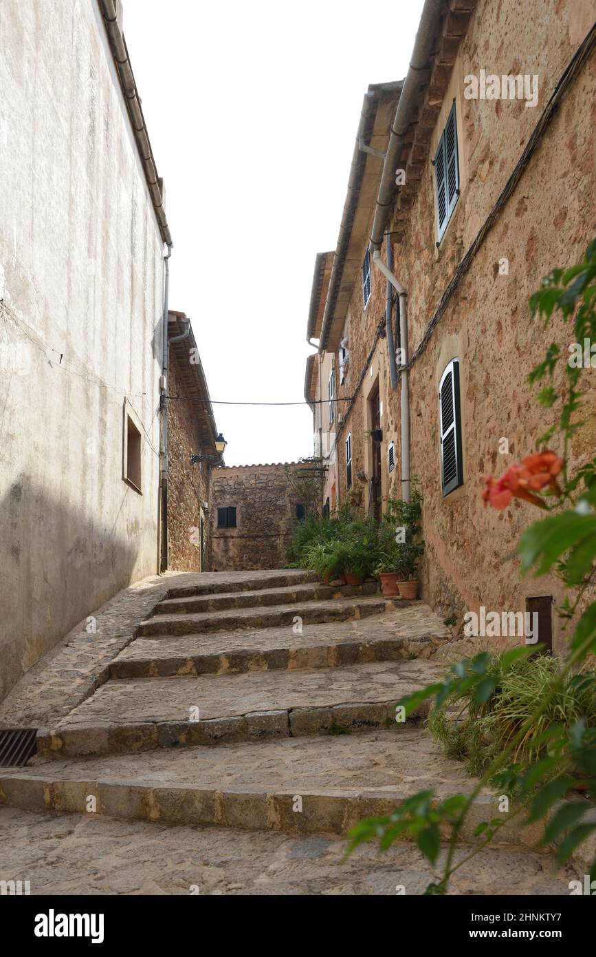 Un vicolo a Valldemossa, Maiorca, Spagna Foto Stock
