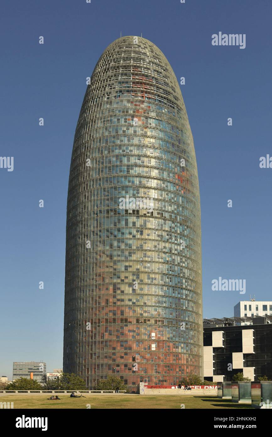 Torre Glories - moderno grattacielo in vetro progettato dall'architetto francese Jean Nouvel a Barcellona, Spagna. Foto Stock