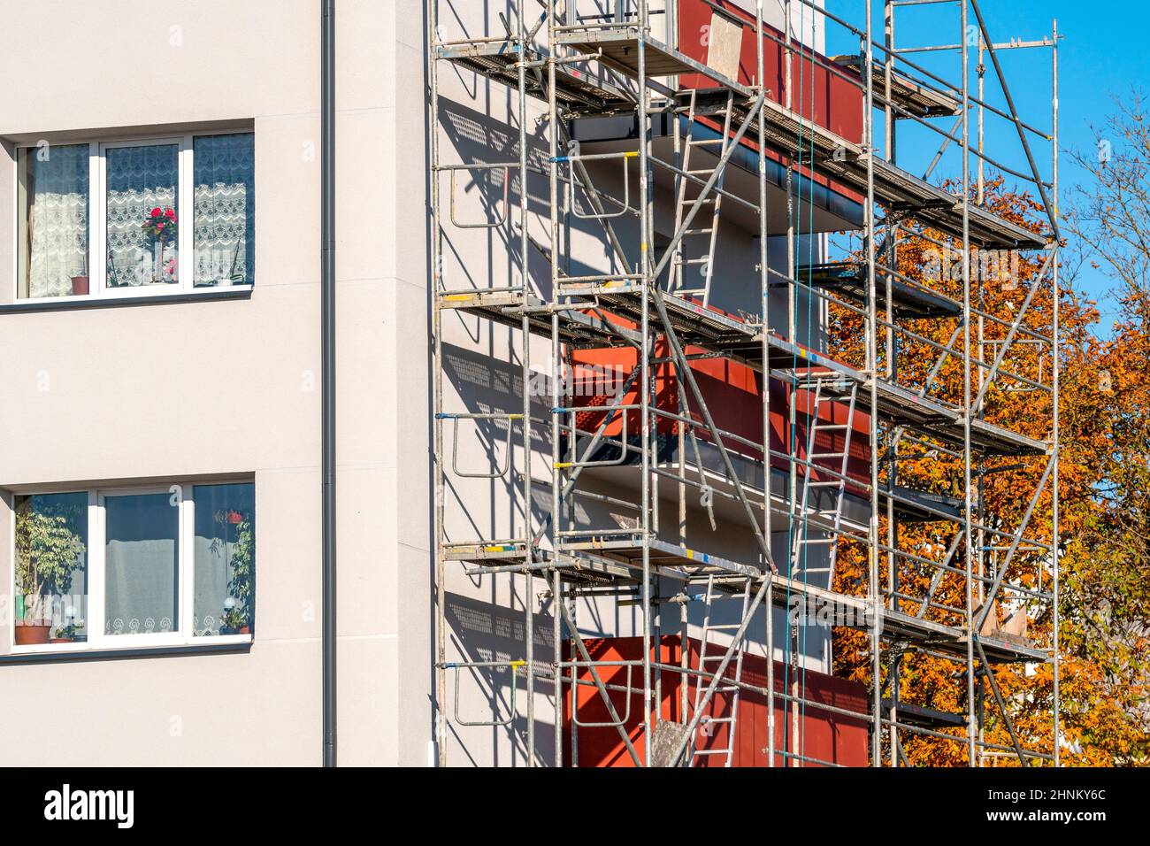 Ristrutturazione o ristrutturazione di un edificio a più piani Foto Stock