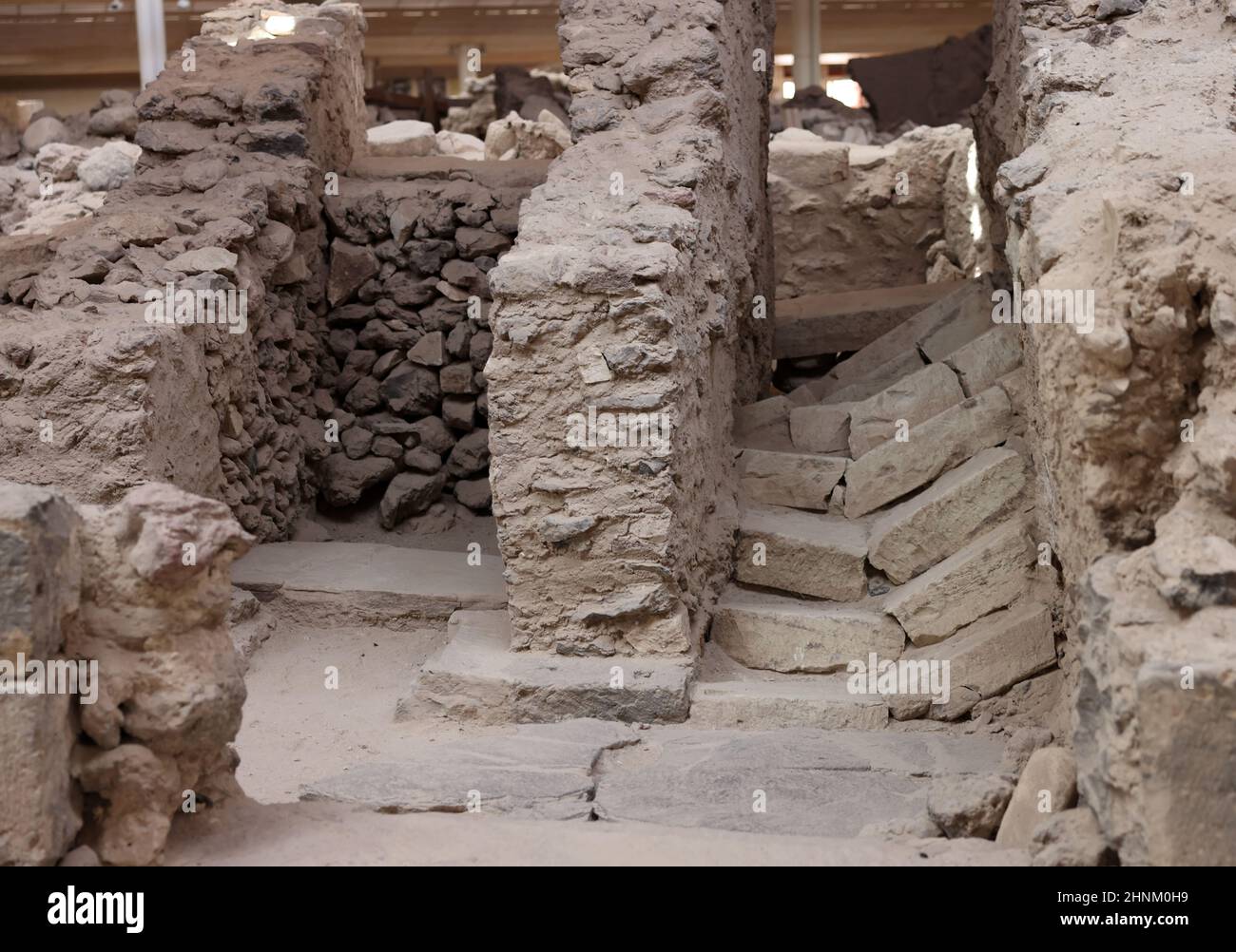 Akrotiri, sito di scavo di un insediamento dell'età del bronzo minoico sull'isola greca di Santorini Foto Stock