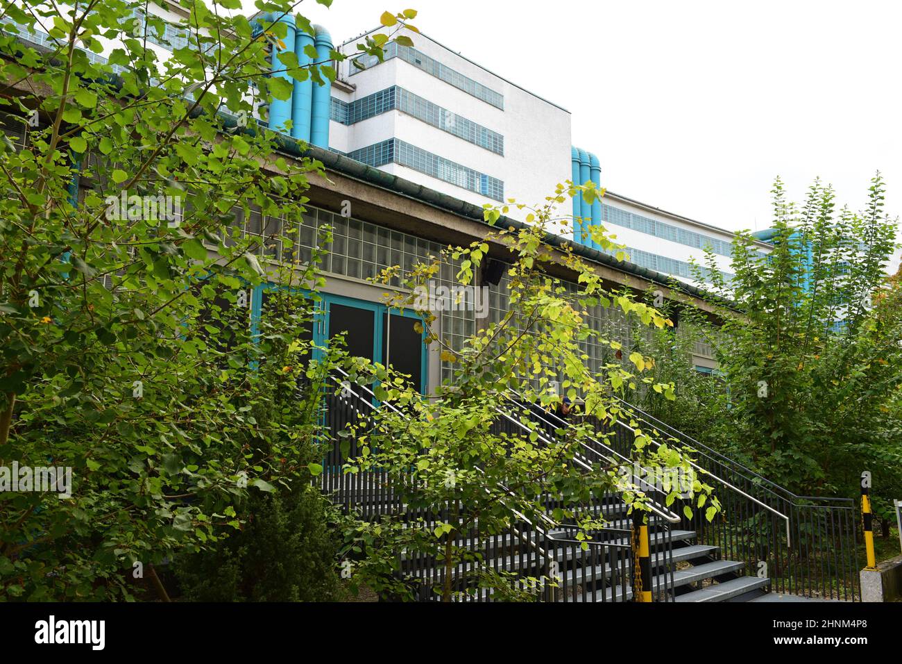 Die ehemalige Tabakfabrik a Linz, jetzt ein Zentrum Kreativwirtschaft, Digitalisierung und Start-ups, Oberösterreich, Österreich, Europa - l'ex fabbrica di tabacco a Linz, oggi centro di industrie creative, digitalizzazione e start-up, Upper Austr Foto Stock