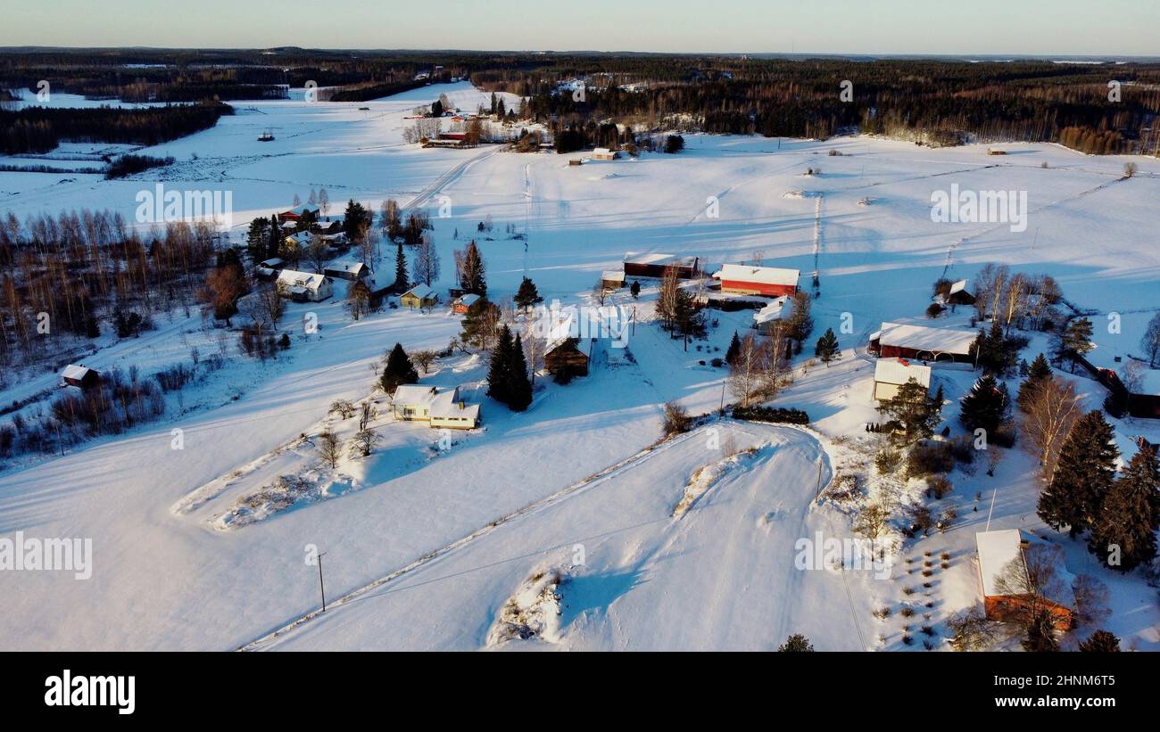 Lavikanlahti a Savitaipal al Lago Saimaa il 1 gennaio girato con un drone a mezzogiorno Foto Stock