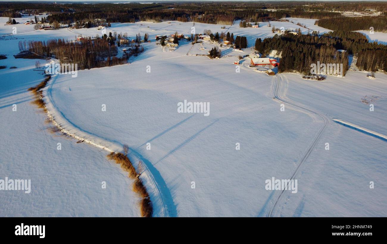 Lavikanlahti a Savitaipal al Lago Saimaa il 1 gennaio girato con un drone a mezzogiorno Foto Stock