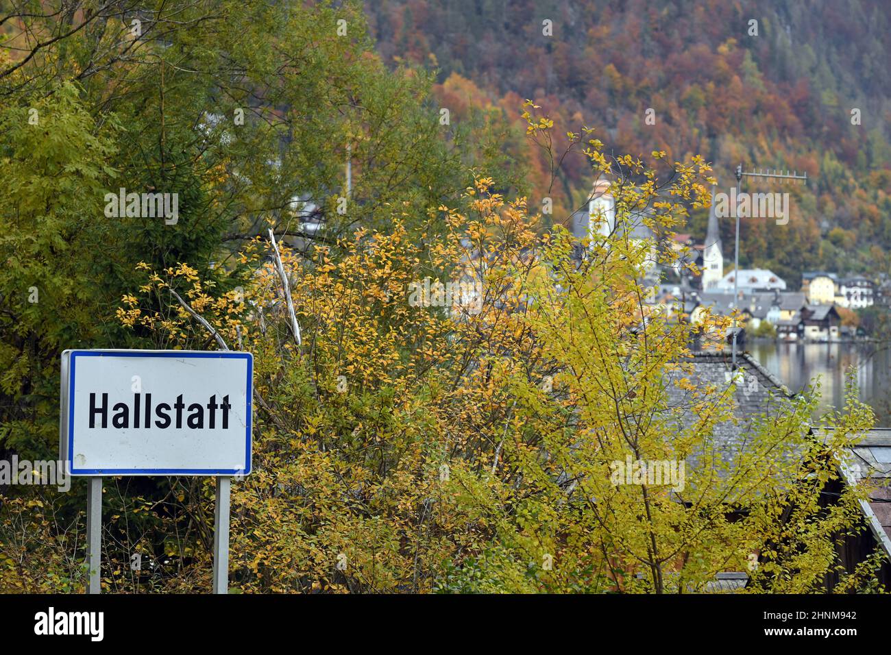 Hallstatt am Hallstätter See im Herbst, Österreich, Europa - Hallstatt sul Lago di Hallstatt in autunno, Austria, Europa Foto Stock