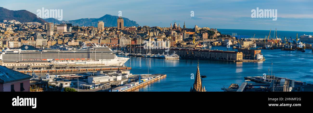 Il porto di Genova Foto Stock