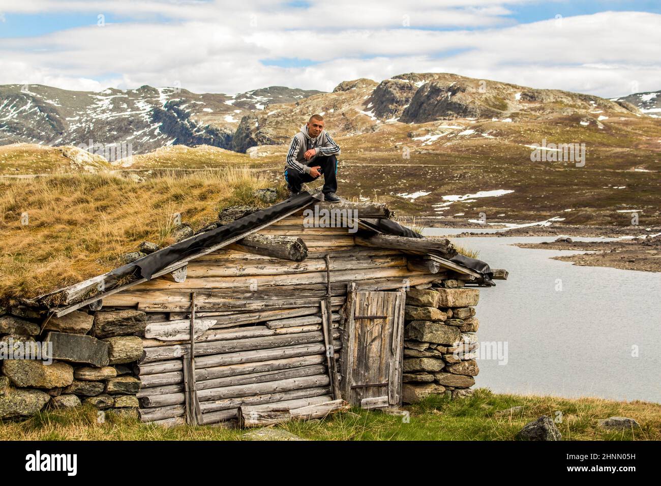 Casa di pietre Vavatn lago in montagna Hemsedal Norvegia. Foto Stock
