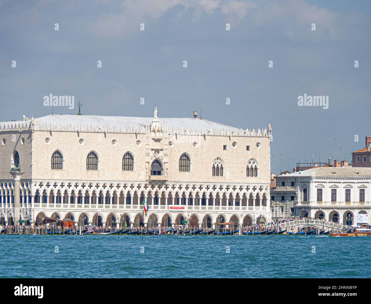Vista di Venezia dal Canal Grande - Palazzo Dodge, Campanile in Piazza San Marco, Venezia, Italia Foto Stock