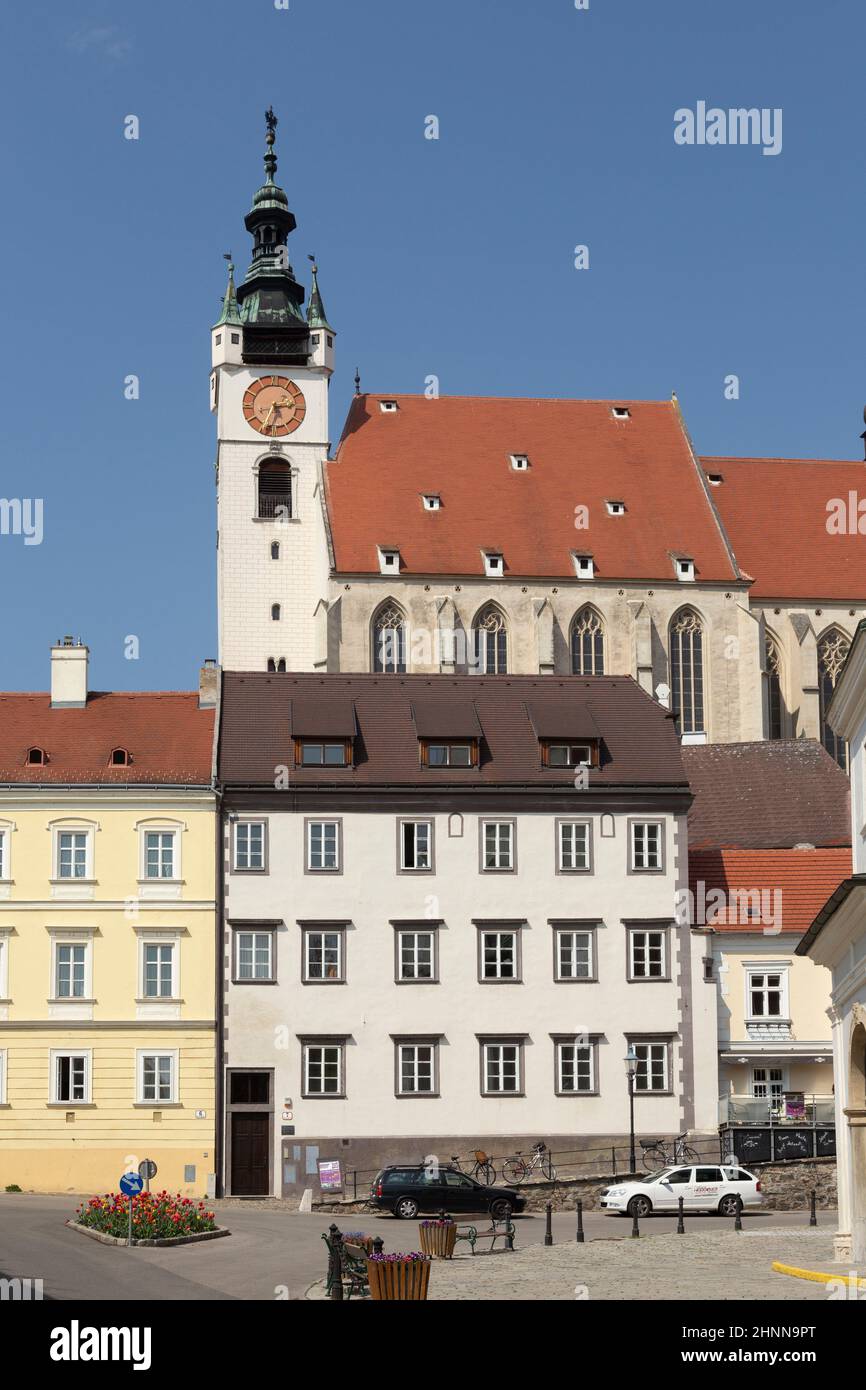 Famosa Chiesa Piarista a Krems, Austria. La Chiesa fu costruita all'inizio del 17th secolo. Foto Stock