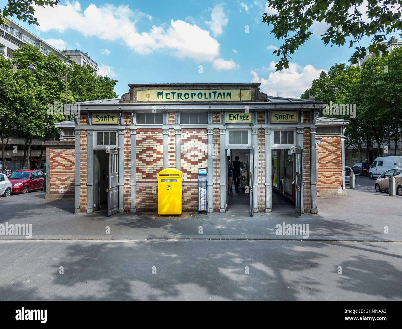 Ingresso alla metropolitana di Parigi in stile art nouveau Foto Stock