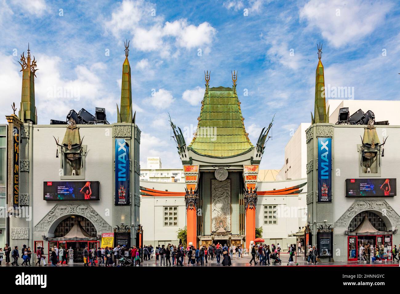 TCL Chinese Theatre situato su Hollywood Boulevard. Il quartiere dei teatri è una famosa attrazione turistica Foto Stock