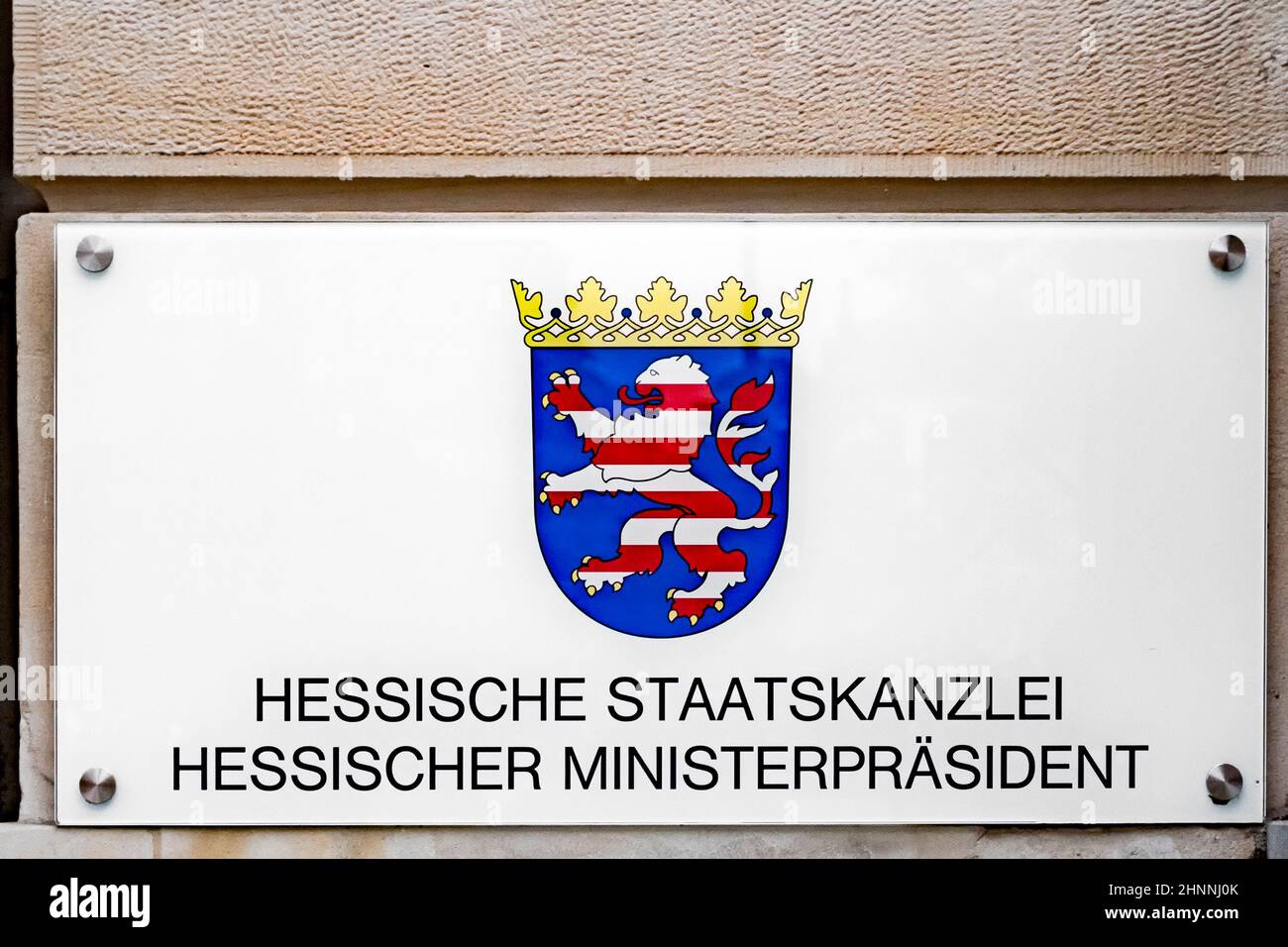 Segnaletica Hessische Staatskanzlei Hessischer Ministerpräsident - italiano: cancelleria di stato Hesse Cancellor - al cancelleria di Wiesbaden Foto Stock