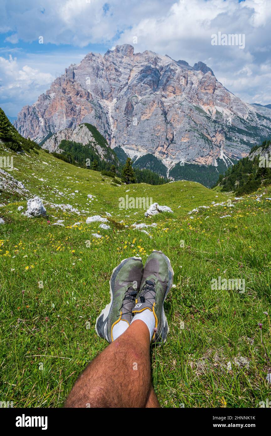 Irrompere nel sentiero immagini e fotografie stock ad alta risoluzione ...