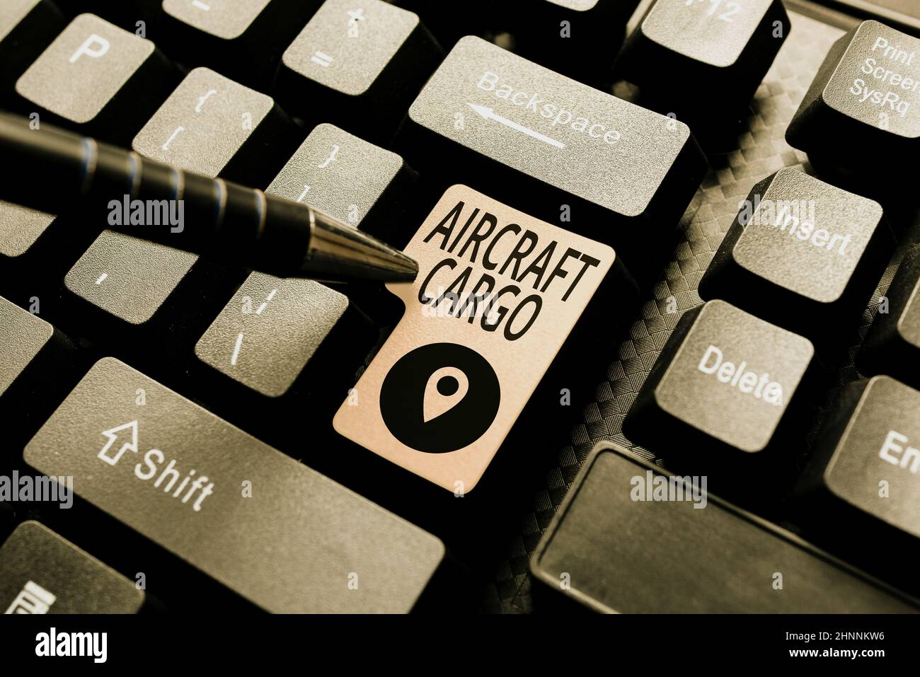 Segno che mostra velivolo Cargo, concetto che significa vettore di merci AirMail trasporto merci attraverso l'aeroplano Abstract digitando Una buona recensione Ristorante, Ord Foto Stock