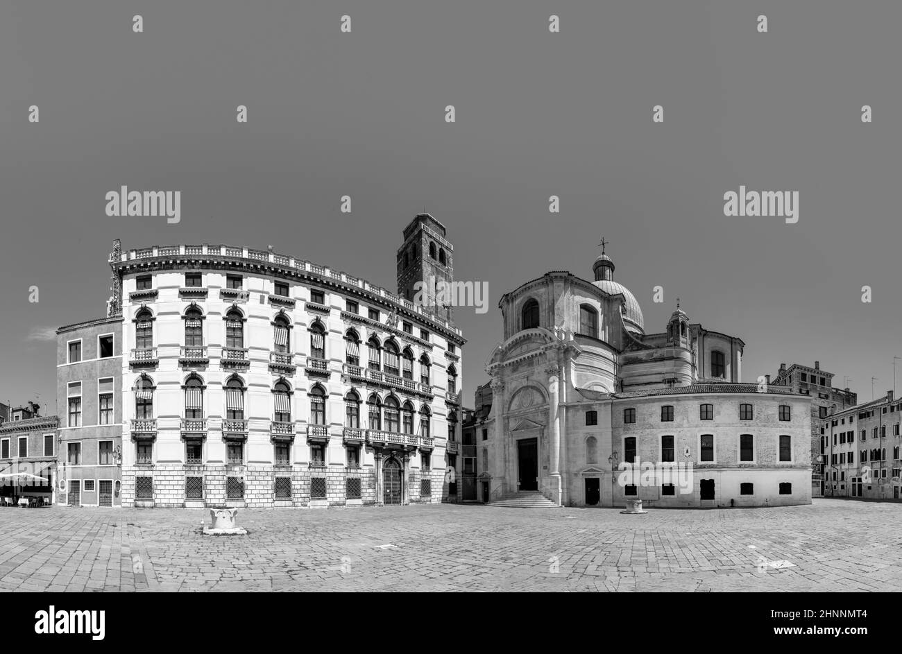 Vista della chiesa di San Geremia (Chiesa di San Geremia) in piazza San Geremia (campo San Geremia), situata nel sestiere di Cannaregio, Venezia, Italia Foto Stock