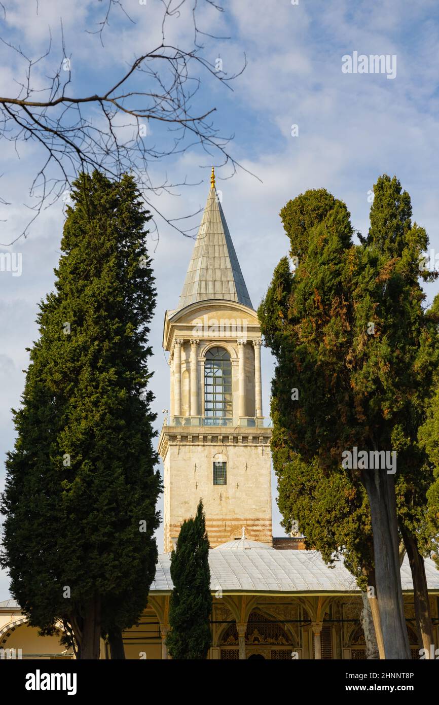 Palazzo Topkapi. La torre della giustizia nel Palazzo Topkapi. Punti di riferimento di Istanbul. Viaggio in Turchia foto di sfondo. Foto Stock