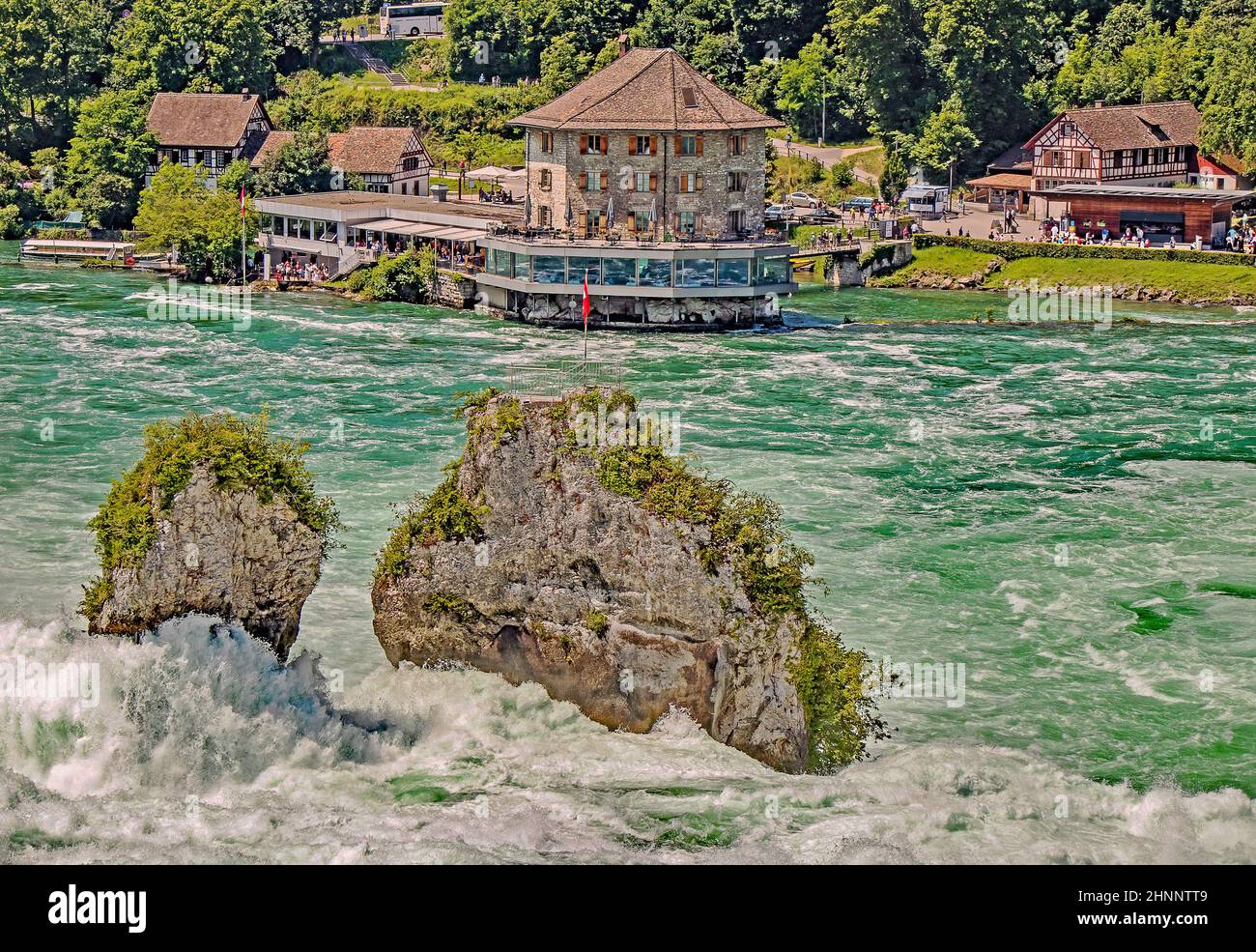 Rheinfall mit Schlössli Wörth bei Schaffhausen, Schweiz Foto Stock