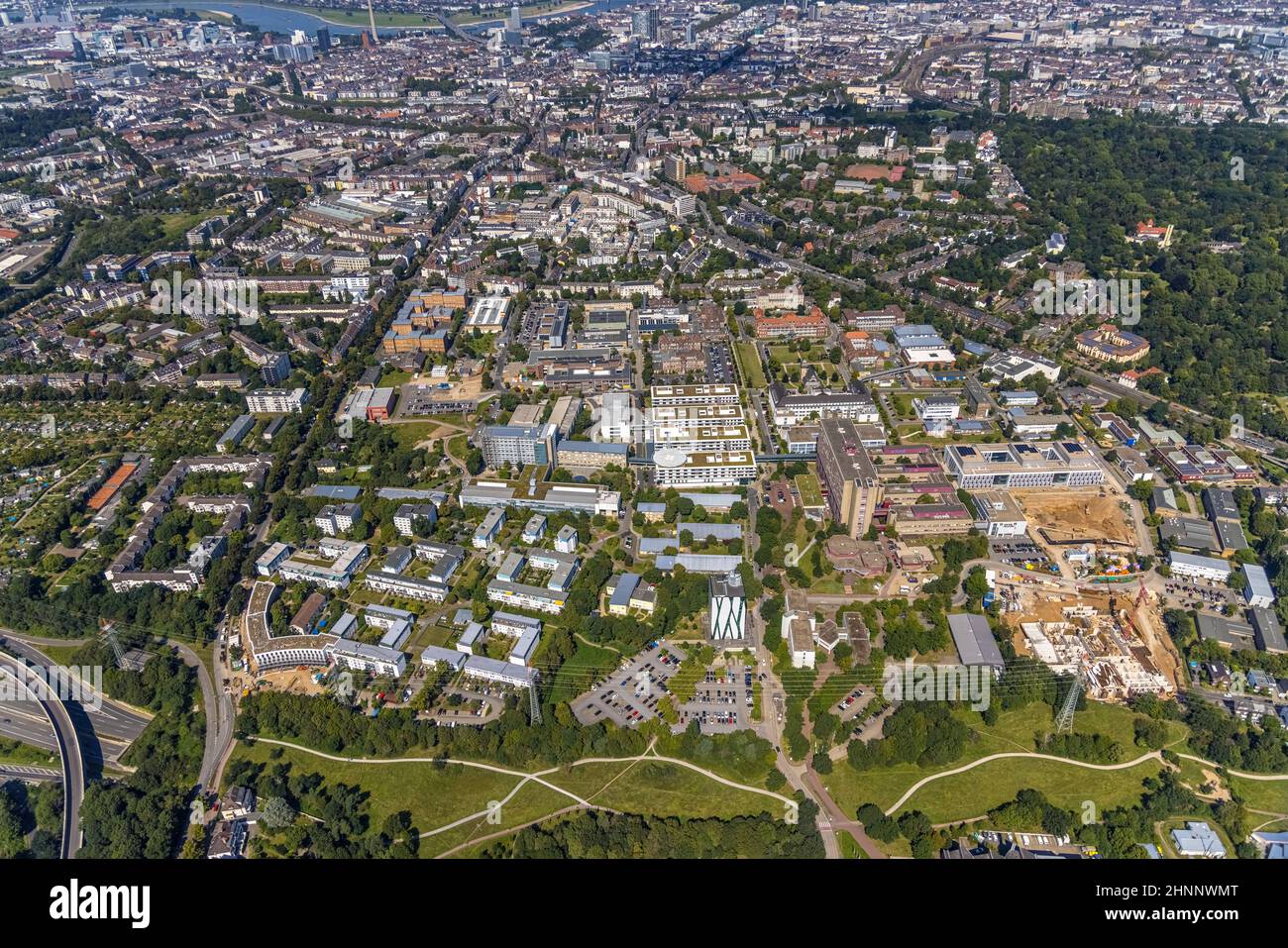 Fotografia aerea, cantiere e nuovo edificio presso l'Ospedale Universitario Düsseldorf nel distretto di Bilk a Düsseldorf, Renania settentrionale Foto Stock