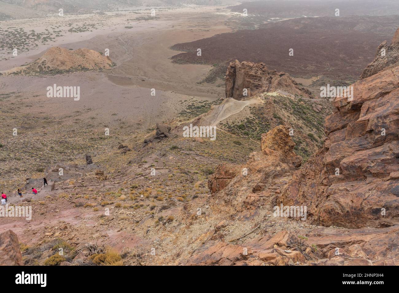 I campi di lava di Las Canadas caldera del vulcano Teide e formazioni rocciose - Roques de Garcia. Tenerife. Isole Canarie. Spagna. Foto Stock