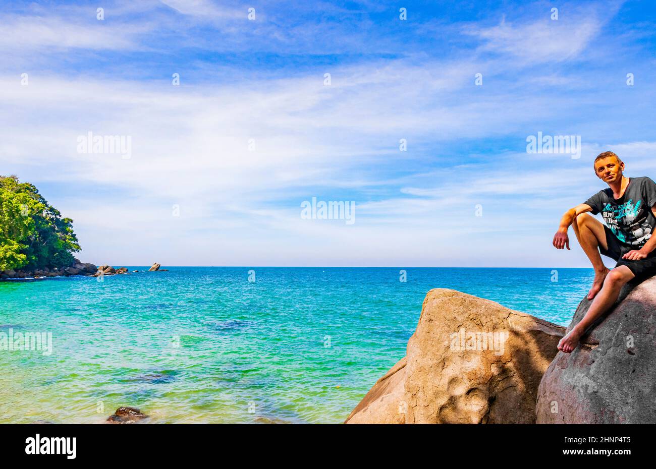 Piccola spiaggia di sabbia Lamru Nationalpark Khao Lak Phang-nga Thailandia. Foto Stock