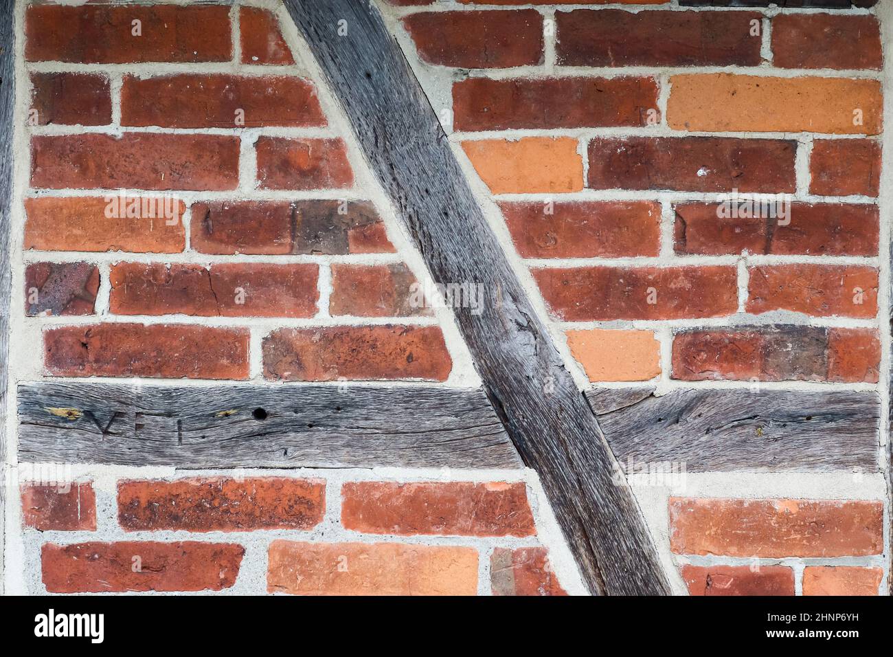 Bella texture di vecchi muri in mattoni a graticcio trovati in Germania Foto Stock