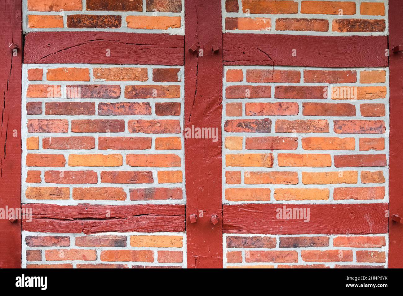 Bella texture di vecchi muri in mattoni a graticcio trovati in Germania Foto Stock