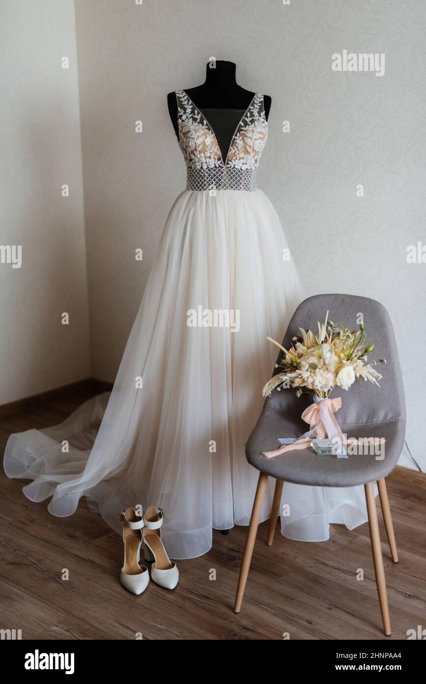 vestito di bridesmaid su un manichino Foto Stock