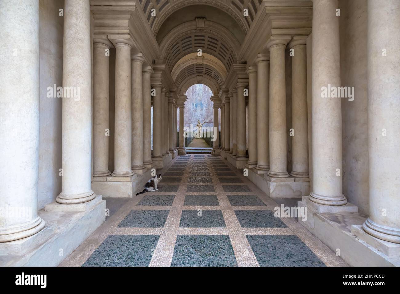 Palazzo di lusso con colonne di marmo a Roma Foto Stock