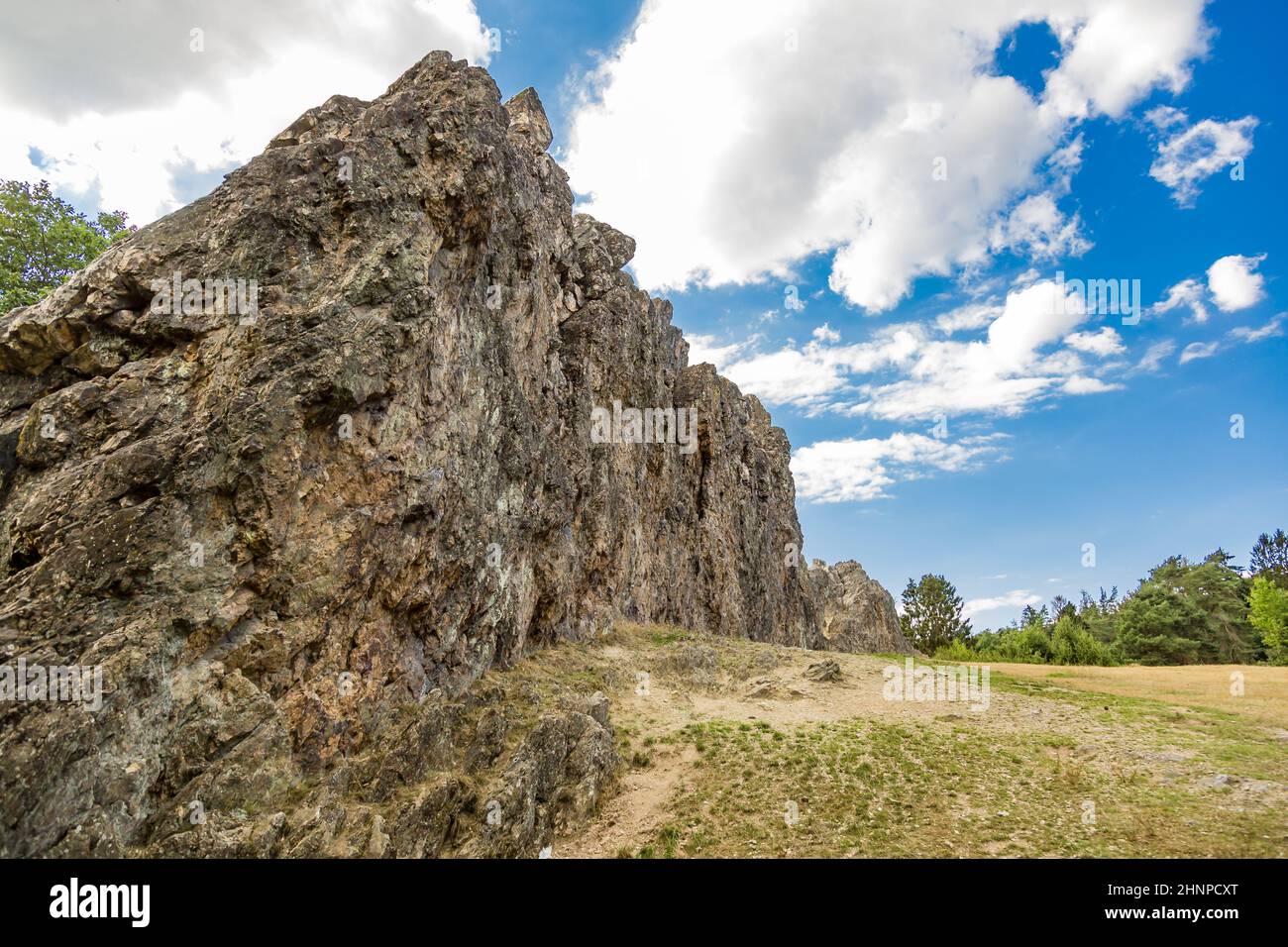 Area ricreativa locale in Hesse Germania chiamata Eschbacher scogliere, anche monumento storico in pietra. Foto Stock