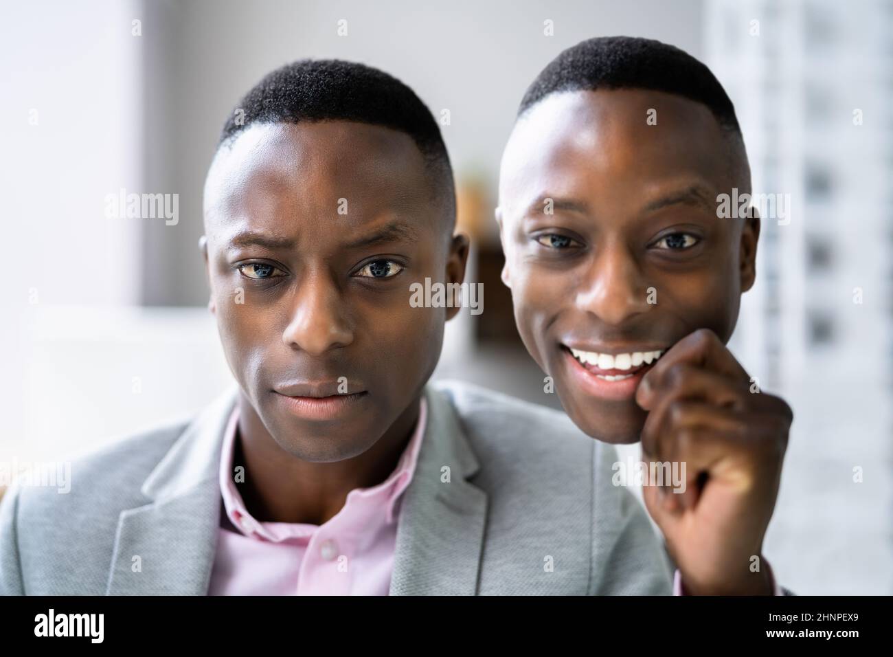 Disturbo autoimpostore e depressione. Uomo con Panico e fobia Foto Stock