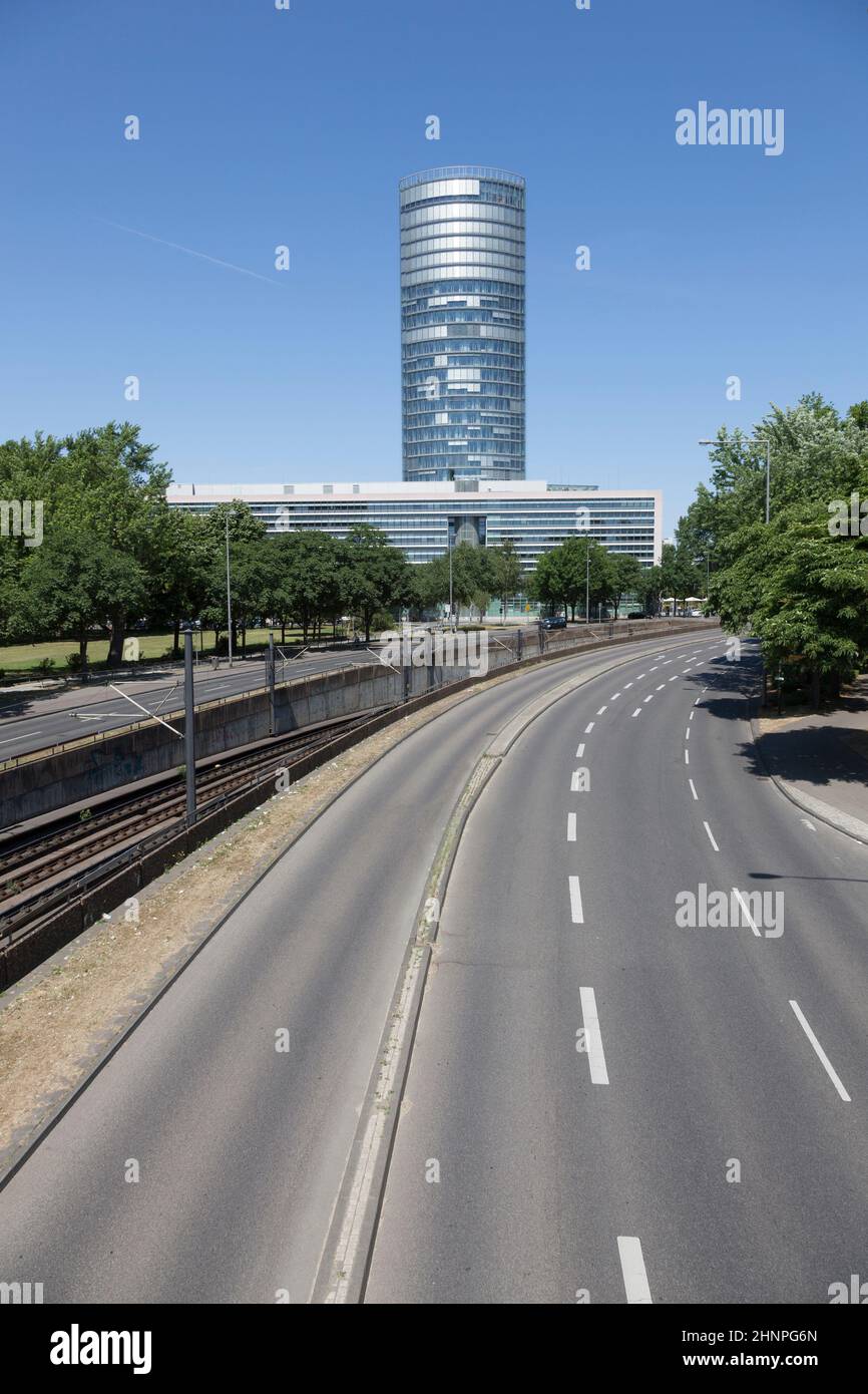 Triangolo Koeln, edificio famoso vicino a Köln Messe-Deutz (fiera di Colonia) Foto Stock