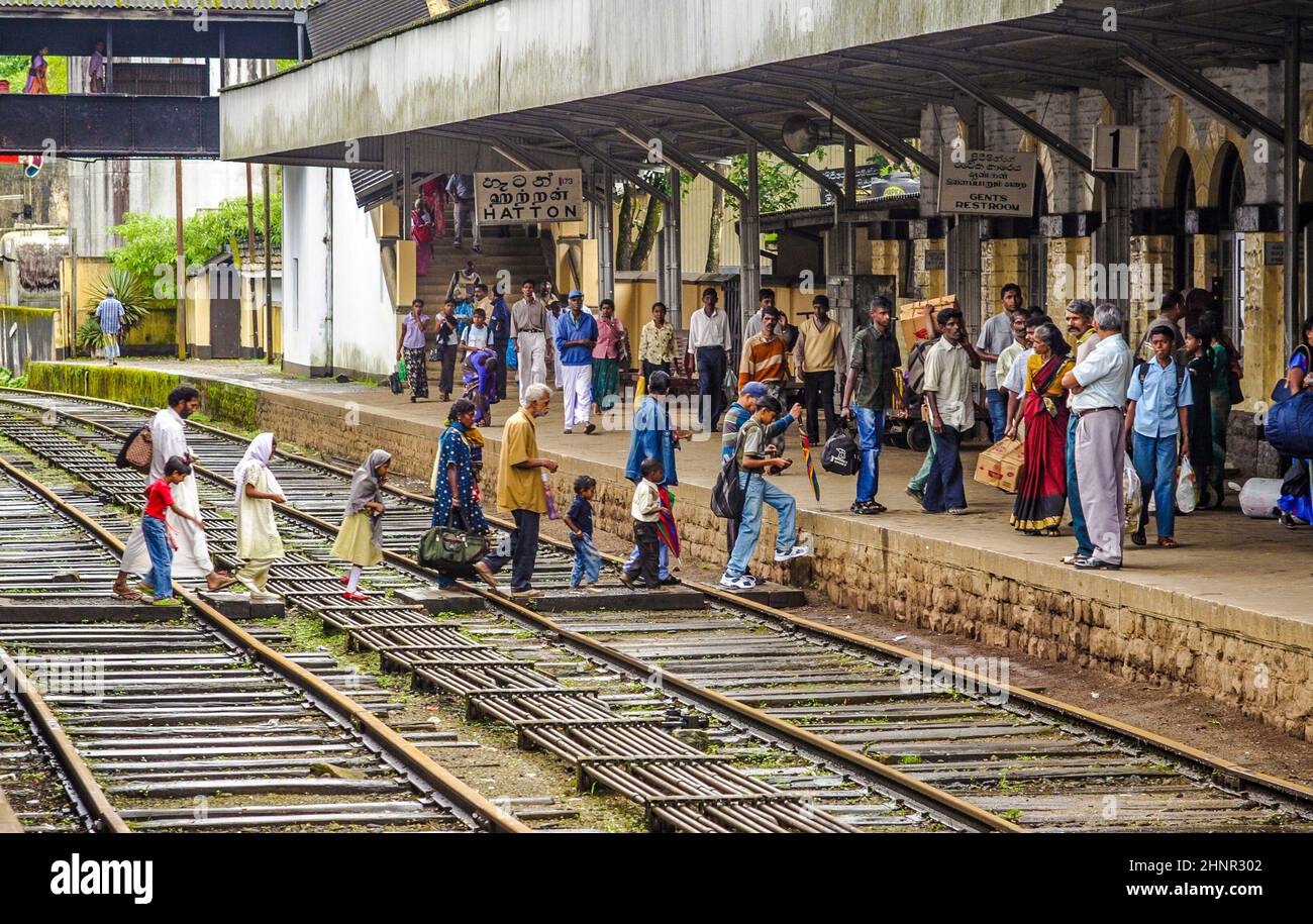 Persone alla Stazione di Hutton a cavallo della panoramica pista di montagna Foto Stock