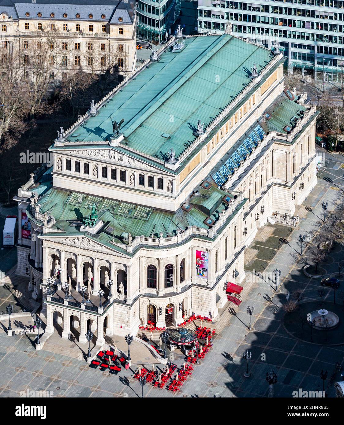 Vista dall'alto dell'Alte Oper (Old Opera House) di Francoforte Foto Stock