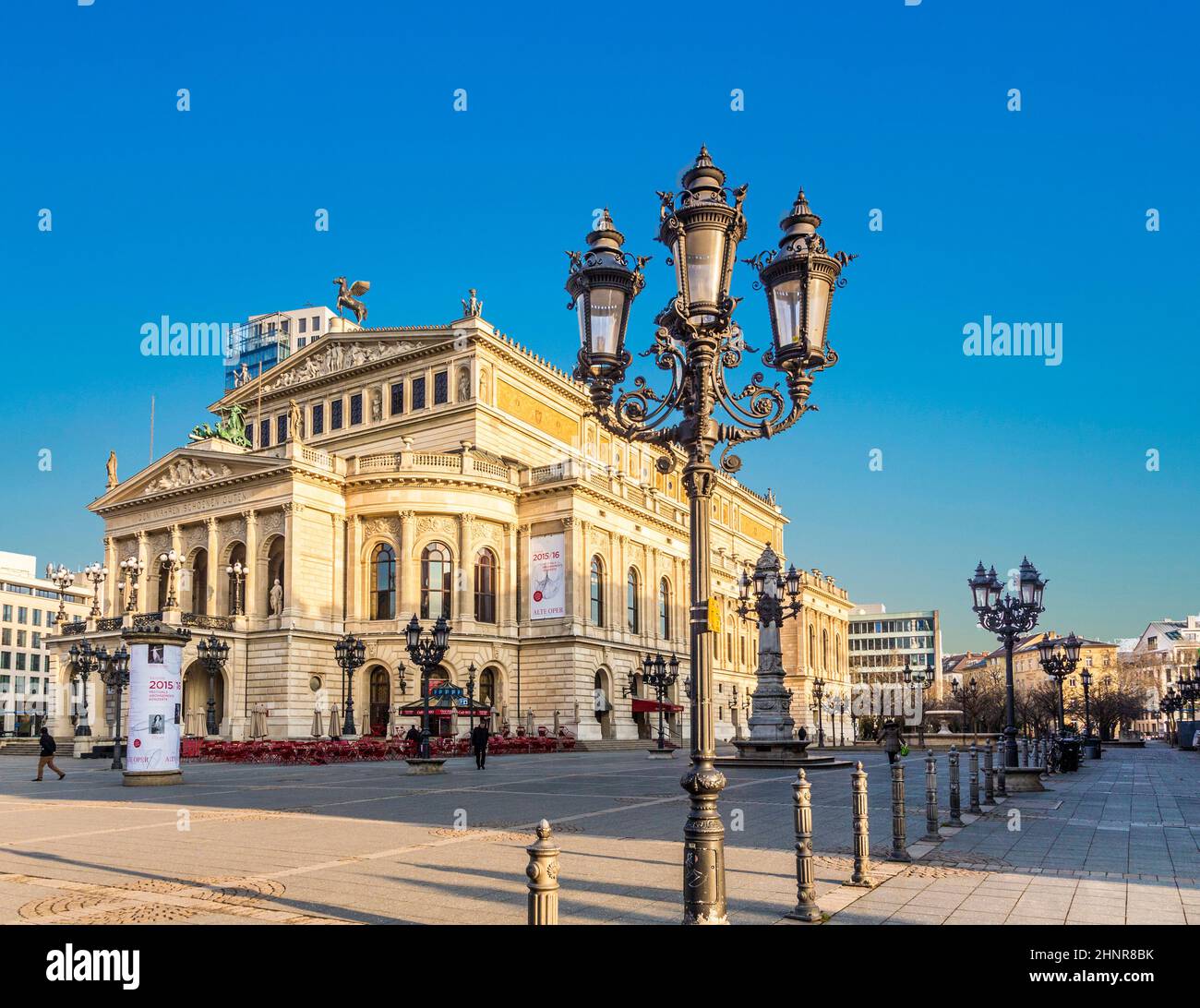 Vecchio Teatro dell'Opera di Francoforte sul meno la mattina presto Foto Stock