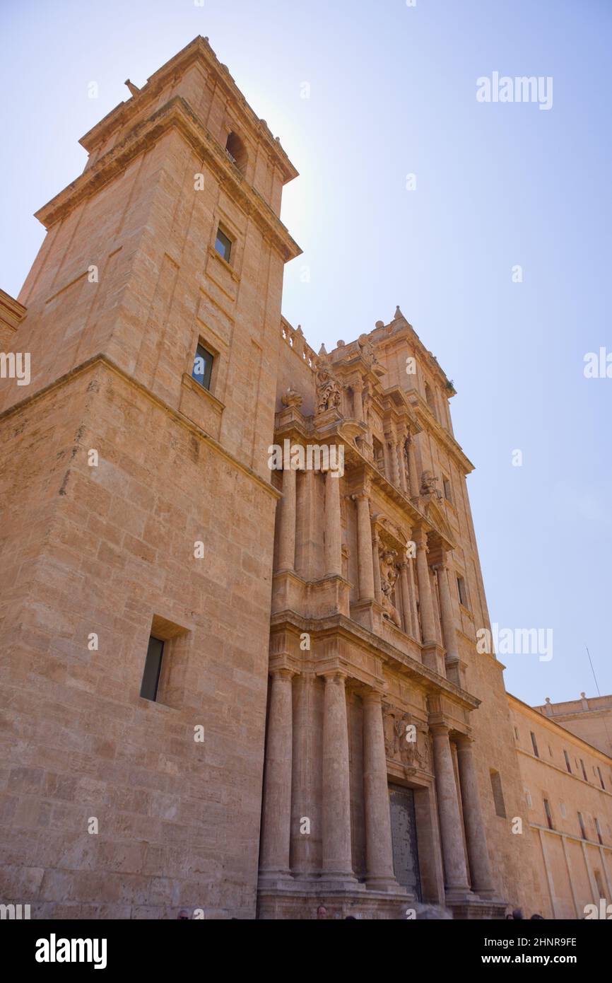 2019. Valencia, Spagna. Porta d'accesso al Monastero di San Miguel de los Reyes vista laterale dal suolo. Attuale sede del Libraro Valenciano Foto Stock