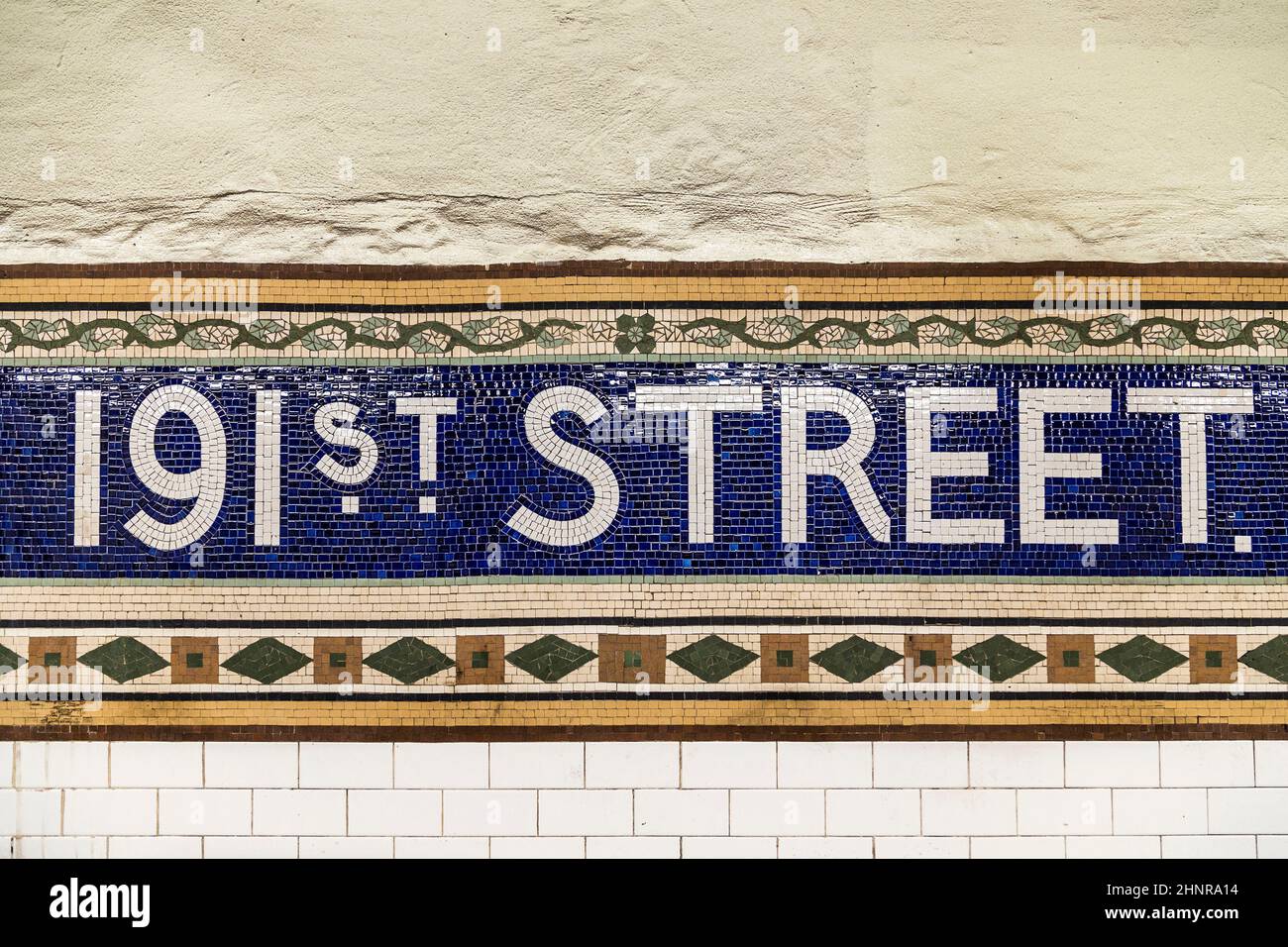 Vecchio segno vintage 191th Street stazione della metropolitana nel Bronx Foto Stock