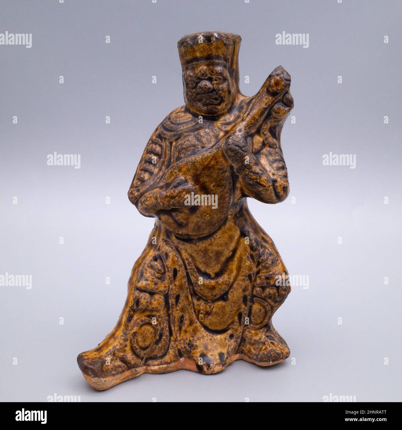 Porcellana cinese smaltata in ambra. Dinastia Liao, 10th-11th secolo Foto Stock