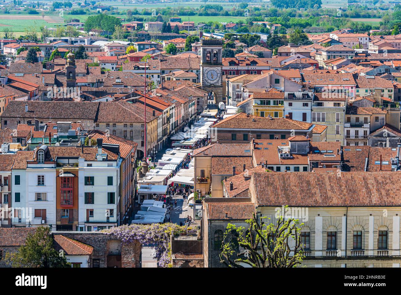 Il centro storico di Este, in Veneto, è stato tratto dalla torre del Castello dei Carraresi Foto Stock