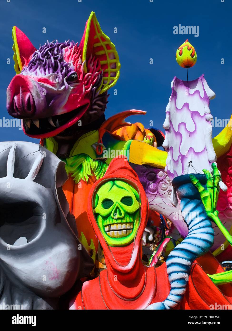 Dettagli colorati da un galleggiante di Carnevale a Malta Foto Stock