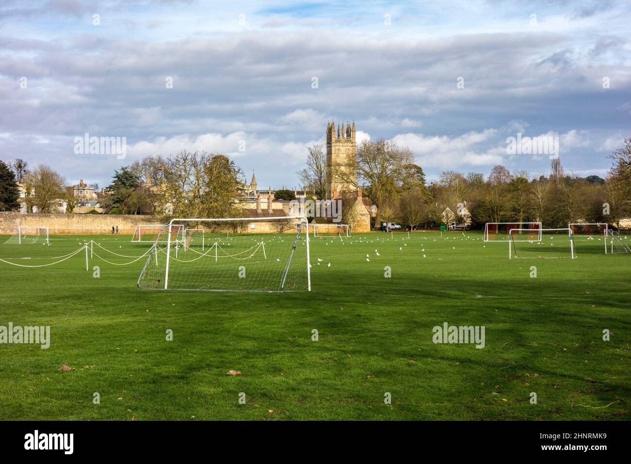Parco giochi e Cappella torre del Merton College. Università di Oxford, Oxford Foto Stock