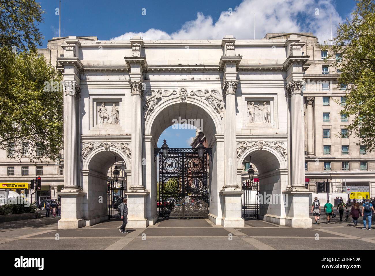 Marble Arch è un arco trionfale di marmo bianco del 19th secolo e punto di riferimento di Londra Foto Stock
