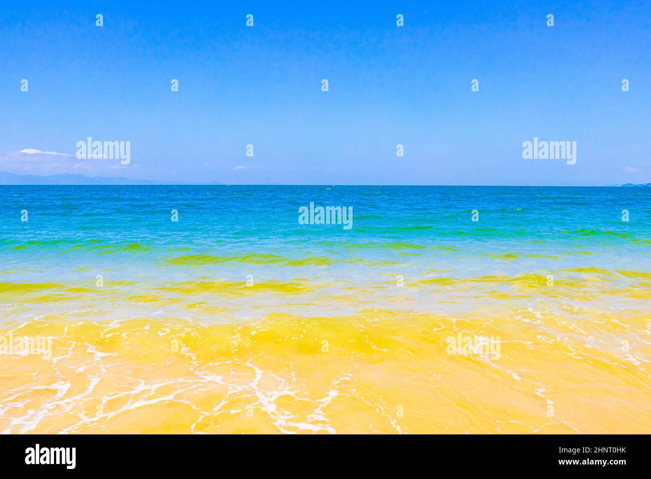 Isola Paradiso naturale e tropicale Koh Phayam Aow Kwang PEEB Beach paesaggio vista panoramica a Ranong Thailandia. Foto Stock