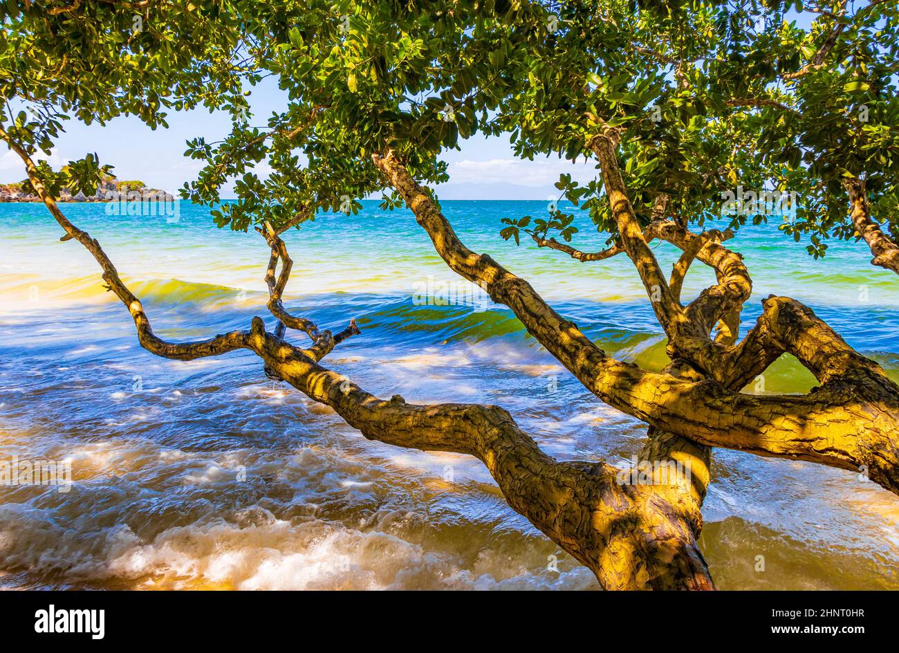 Isola Paradiso naturale e tropicale Koh Phayam Aow Kwang PEEB Beach paesaggio vista panoramica a Ranong Thailandia. Foto Stock