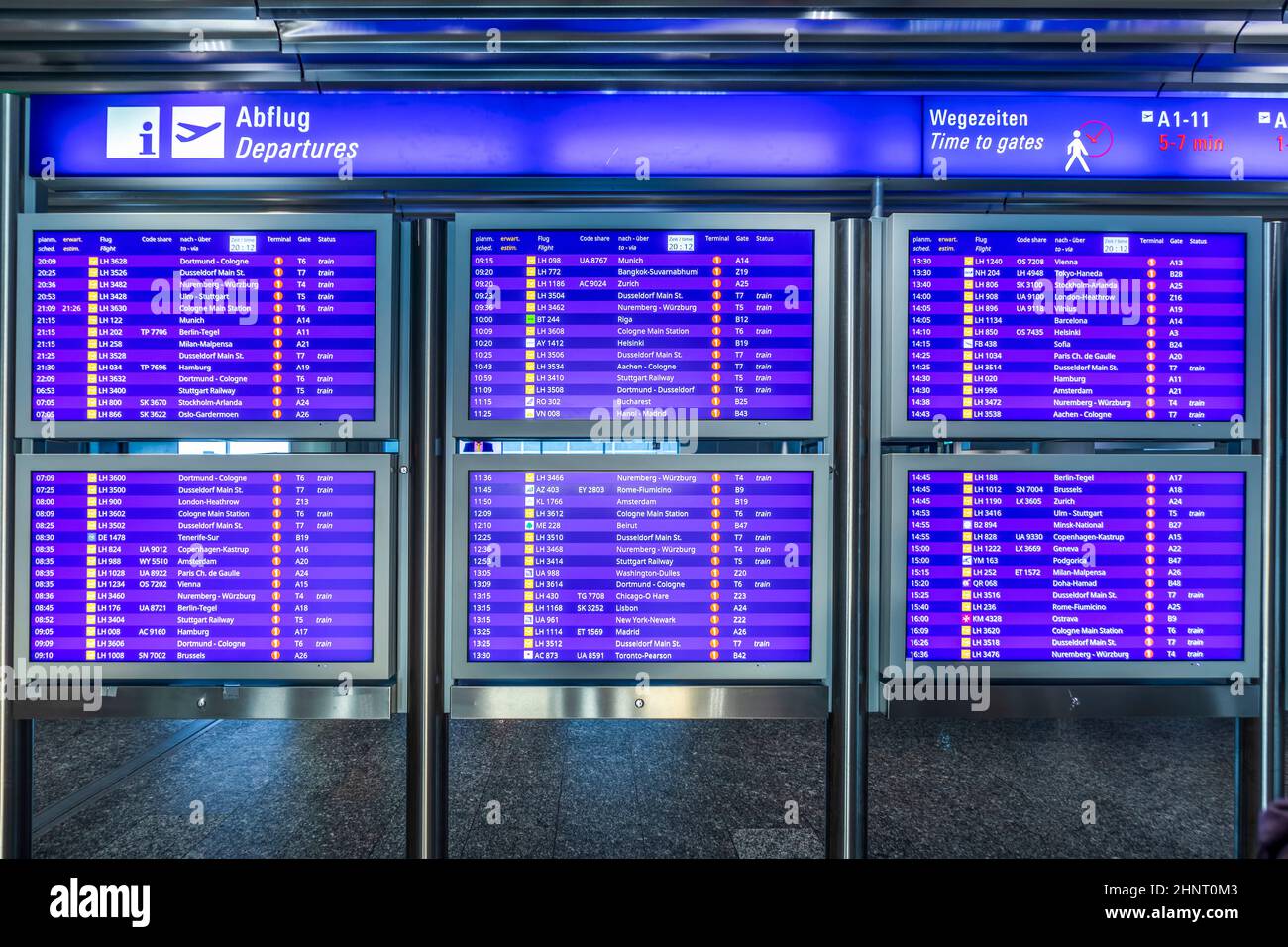 Piano di volo ridotto a causa della crisi della corona all'aeroporto Rhein-Main di Francoforte Foto Stock