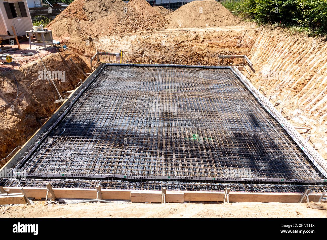 fondazione con calcestruzzo resistente all'acqua e isolamento pentaflex Foto Stock